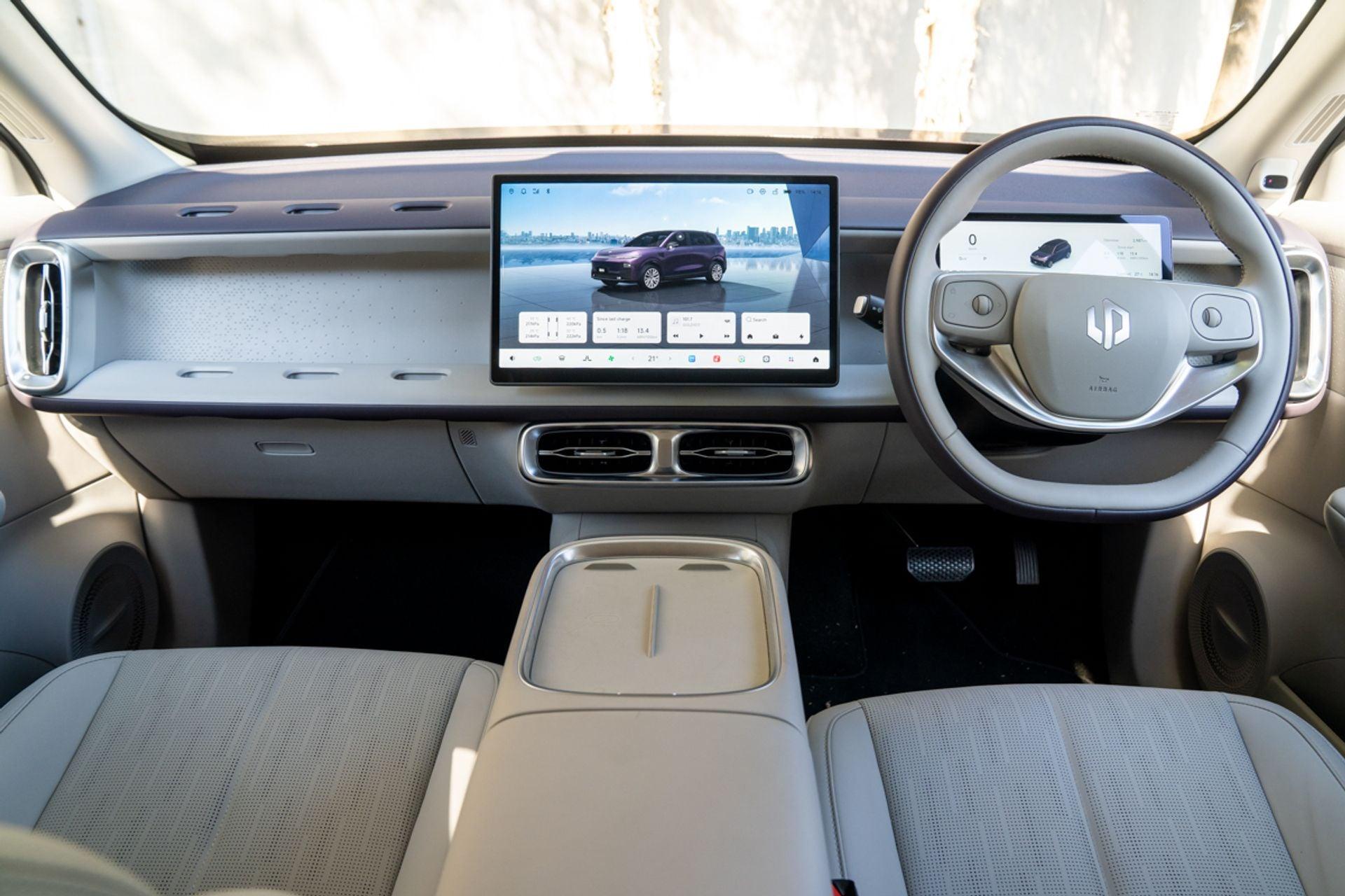 interior leapmotor b10 lombok
