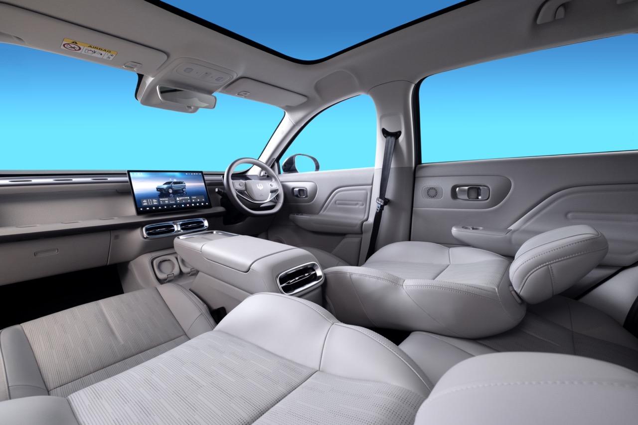interior leapmotor lombok