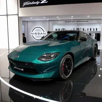 Nissan Fairlady Z Lombok warna hijau metallic di pameran otomotif